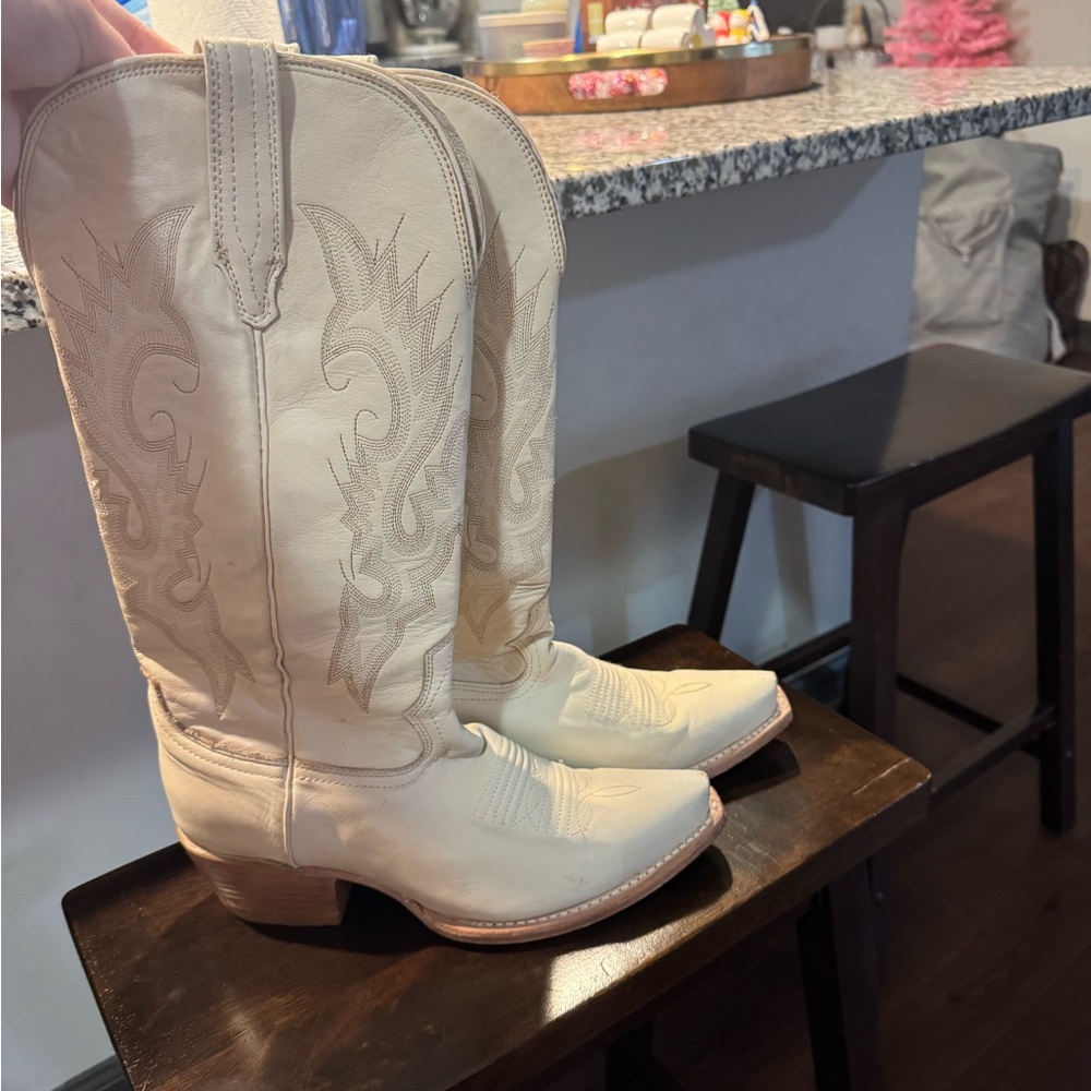 Freebird Woodland boot in shade “beige”